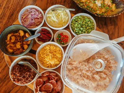 ข้าวคลุกกะปิกรอบกุ้งหวาน