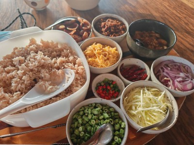 ข้าวคลุกกะปิกรอบกุ้งหวาน