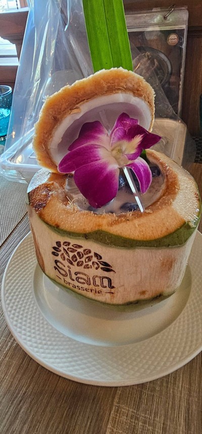 สยามบัวลอยเผือกมะพร้าวอ่อน