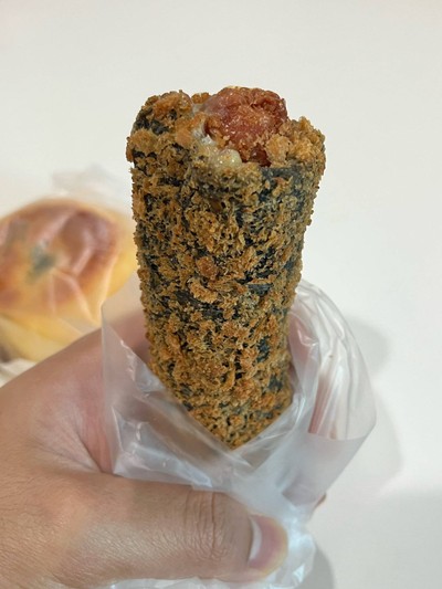 ชาร์โคลทอดไส้กรอกไก่