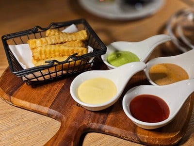 อาหาร หรือ เครื่องดื่ม