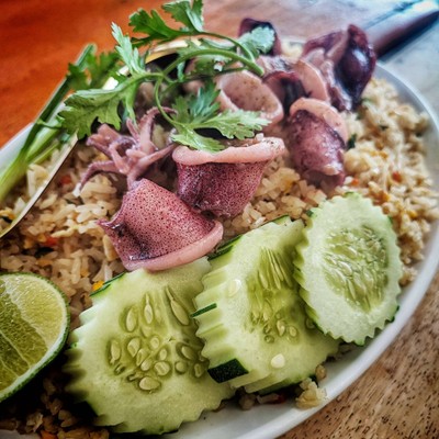 ข้าวผัดปลาหมึก