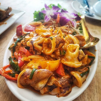 หมึกผัดไข่เค็ม