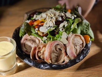 อาหาร หรือ เครื่องดื่ม