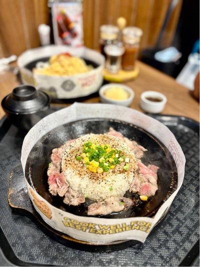 🍛 Beef Pepper Rice. (Price 187 Baht.)