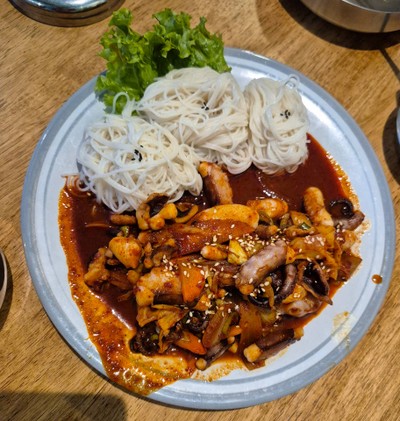 หมึกผัดโคชูจังเส้นหมี่