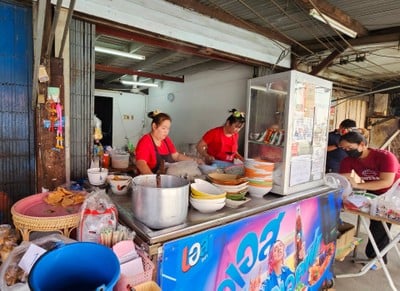 เจ๊หมวย ก๋วยเตี๋ยวเย็นตาโฟ (ลูกชิ้นกุ้งทำเอง)