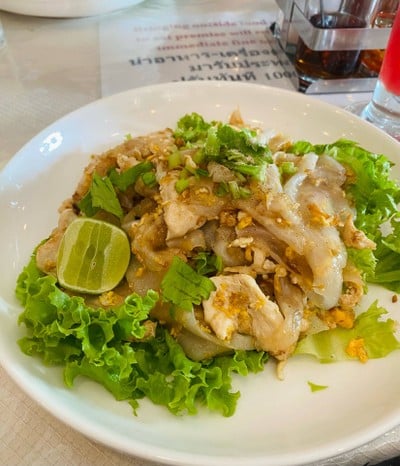 ก๋วยเตี๋ยวคั่วไก่