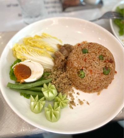 ข้าวผัดน้ำพริกลงเรือ
