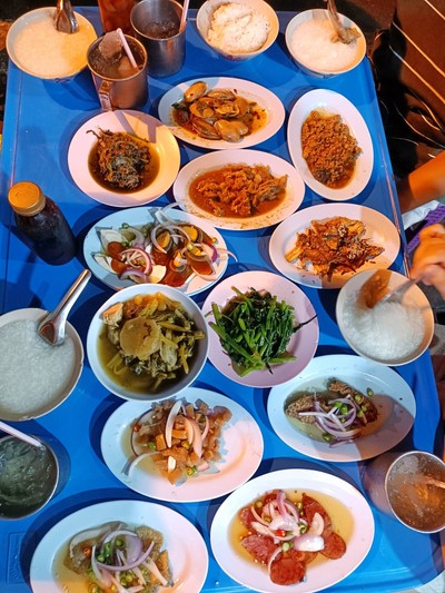 อาหาร หรือ เครื่องดื่ม