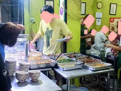 อาหาร หรือ เครื่องดื่ม