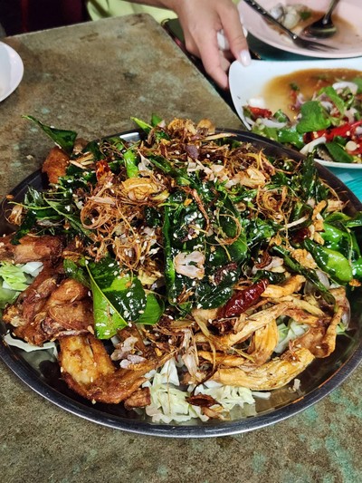 อาหาร หรือ เครื่องดื่ม