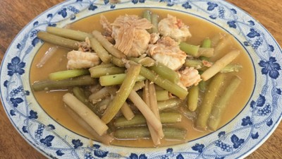 สายบัวผัดกุ้ง