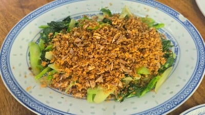 คะน้าปลาเค็ม