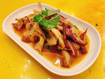 น้ำตกคอหมูย่าง