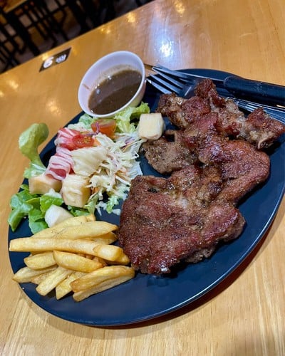 สเต็กสันคอหมูพริกไทยดำ