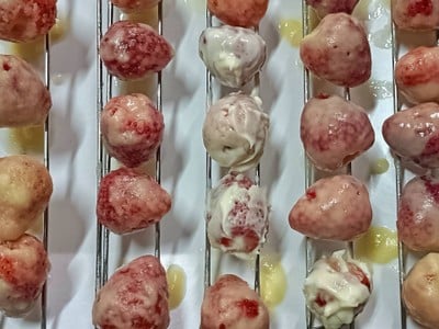 วิธีทำ สตอเบอร์รี่เคลือบช็อกโกแลต วิธีทำ สตอเบอร์รี่เคลือบช็อกโกแลต