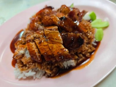 ข้าวหมูแดงหมูกรอบ (ธรรมดา)
