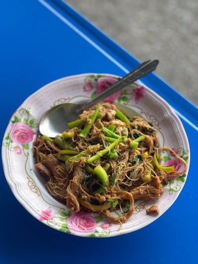 ผัดซีอี้วเส้นหมี่