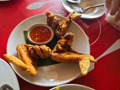 ปีกไก่ทอดน้ำปลา