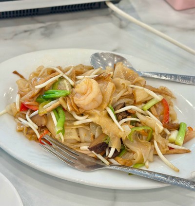 ก๋วยเตี๊ยวผัดฮ่องกง(เส้นใหญ่)