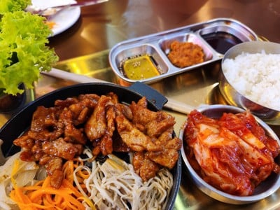 เมนูของร้าน Oppa Daek เดอะมอลล์ท่าพระ