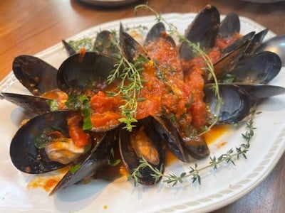 Mussels in tomato sauce