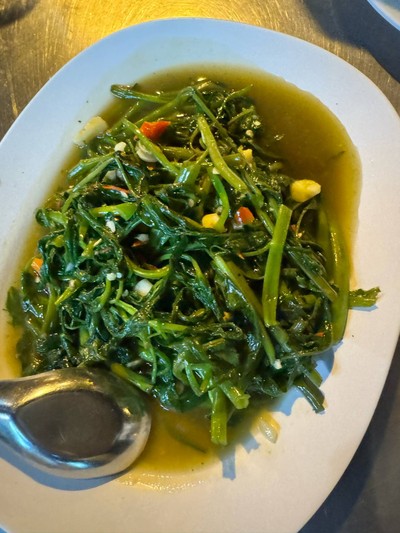 ผัดผักบุ้งไฟแดง