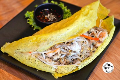 ขนมเบื้องญวนรวมมิตรทะเล