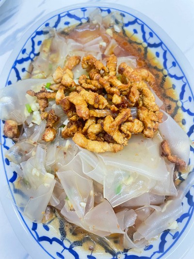 ยำก๋วยเตี๋ยว