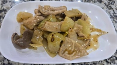 กระเพาะหมูผัดเกี่ยมฉ่าย