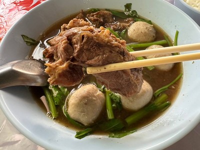 เกาเหลาลูกชิ้นเนื้อเปื่อย