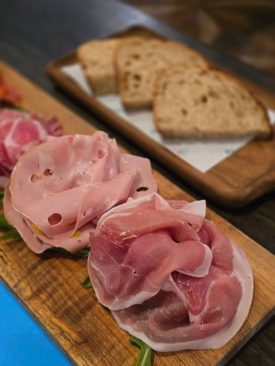 อาหาร หรือ เครื่องดื่ม