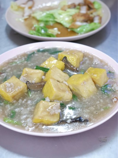 เต้าหู้ทรงเครื่อง