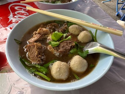 เกาเหลาลูกชิ้นเนื้อเปื่อย
