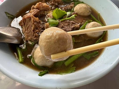 เกาเหลาลูกชิ้นเนื้อเปื่อย