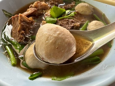 เกาเหลาลูกชิ้นเนื้อเปื่อย