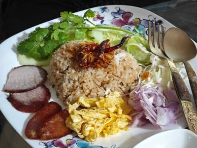 ข้าวคลุกกะปิ