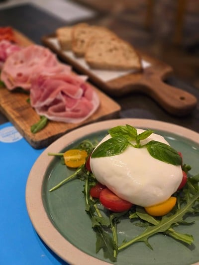 อาหาร หรือ เครื่องดื่ม