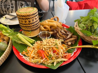 อาหาร หรือ เครื่องดื่ม