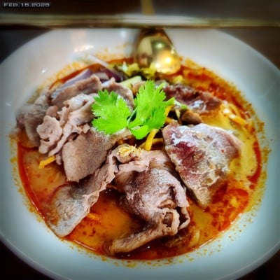 ข้าวซอยเนื้อวากิวพ่นไฟ