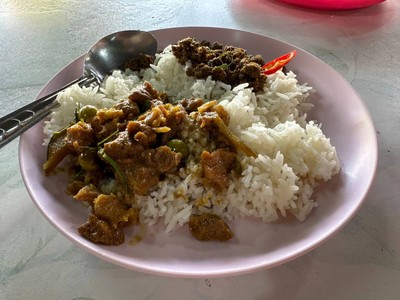 ข้าวราดแกง