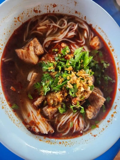 ขนมจีนน้ำเงี้ยวหมู