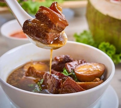 ไข่เหนียว หมูสามชั้น ไม่มีรสยาจีน