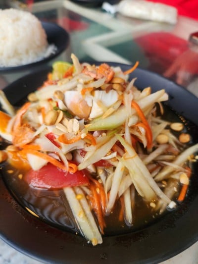 ส้มตำไทยไข่เค็ม 70฿