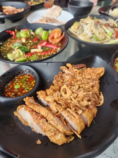 คอหมูทอด 80฿