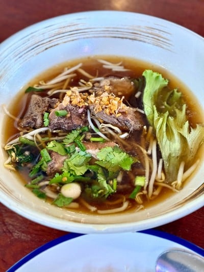 เนื้อตุ๋นนายโอ เนื้อตุ๋นหมูตุ๋นนายโอ สวนนกชัยนาท