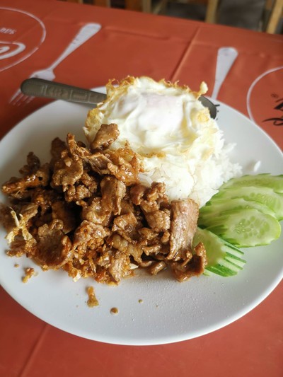 อาหาร หรือ เครื่องดื่ม