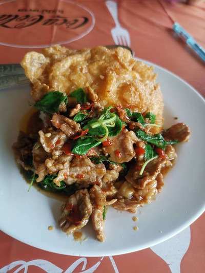 อาหาร หรือ เครื่องดื่ม