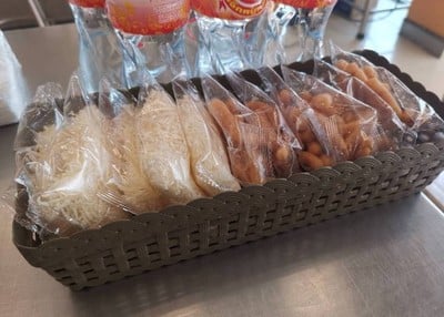 อาหาร หรือ เครื่องดื่ม